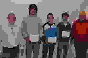 K1024 David Jenni Alexander Ilia Lukas Vetsch Sandro Brugger Eric Bischofberger Die geehrten Nachwuchsschützen: Alexander Ilia,, SG Matzingen-Stettfurt, Lukas Vetsch, SG Sonterswil, Sandro Brugger, SG Hugelshofen-Dotnacht, David Jenni, TKSV (ganz links), Eric Bischofberger, Verband Thurgauer Raiffeisenbanken (ganz rechts.